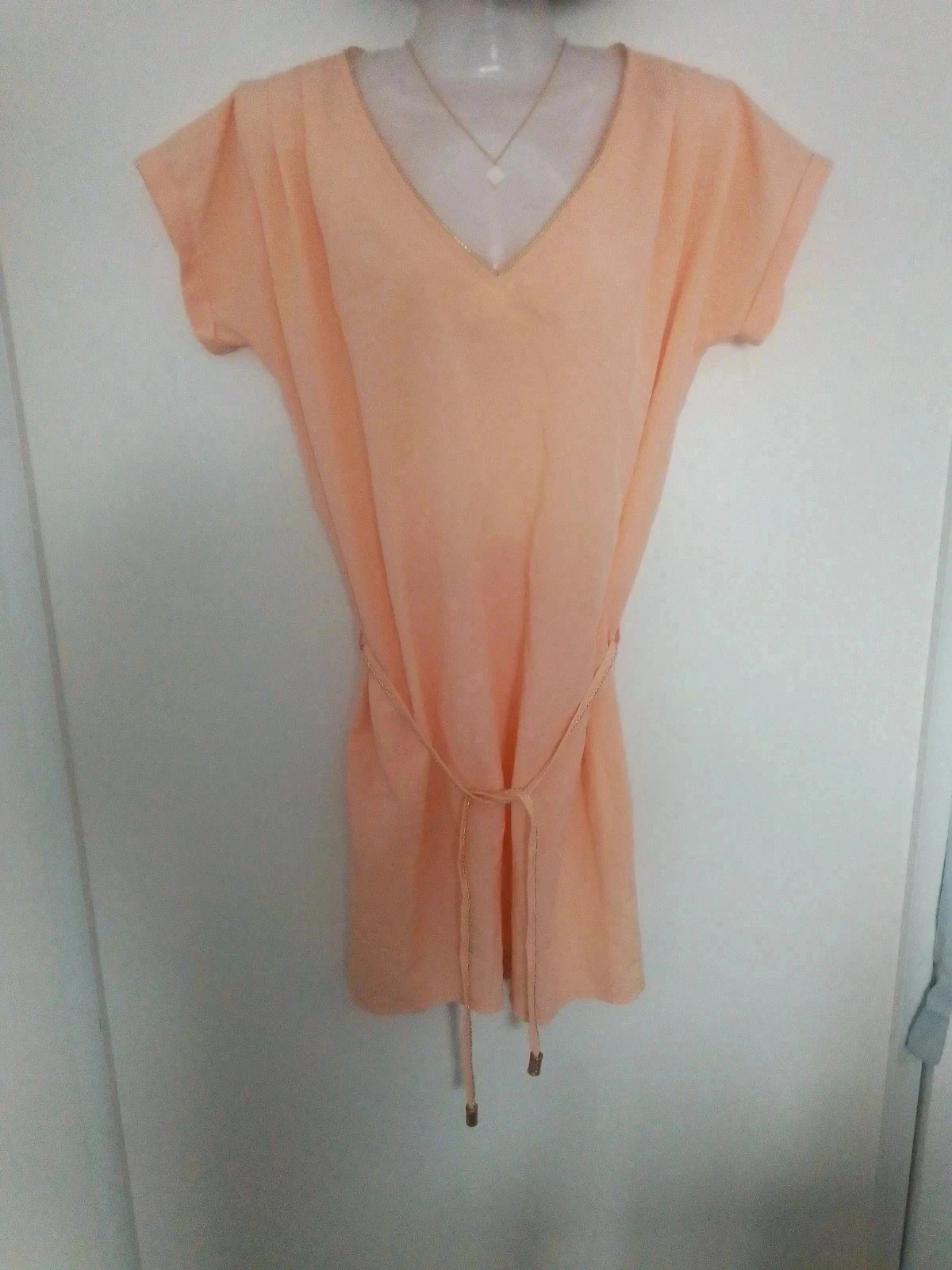 Jolie robe or et pêche 36/38